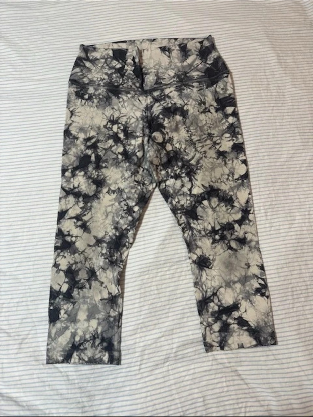 lululemon athletica Black & White Tie-Dye Capri Leggings